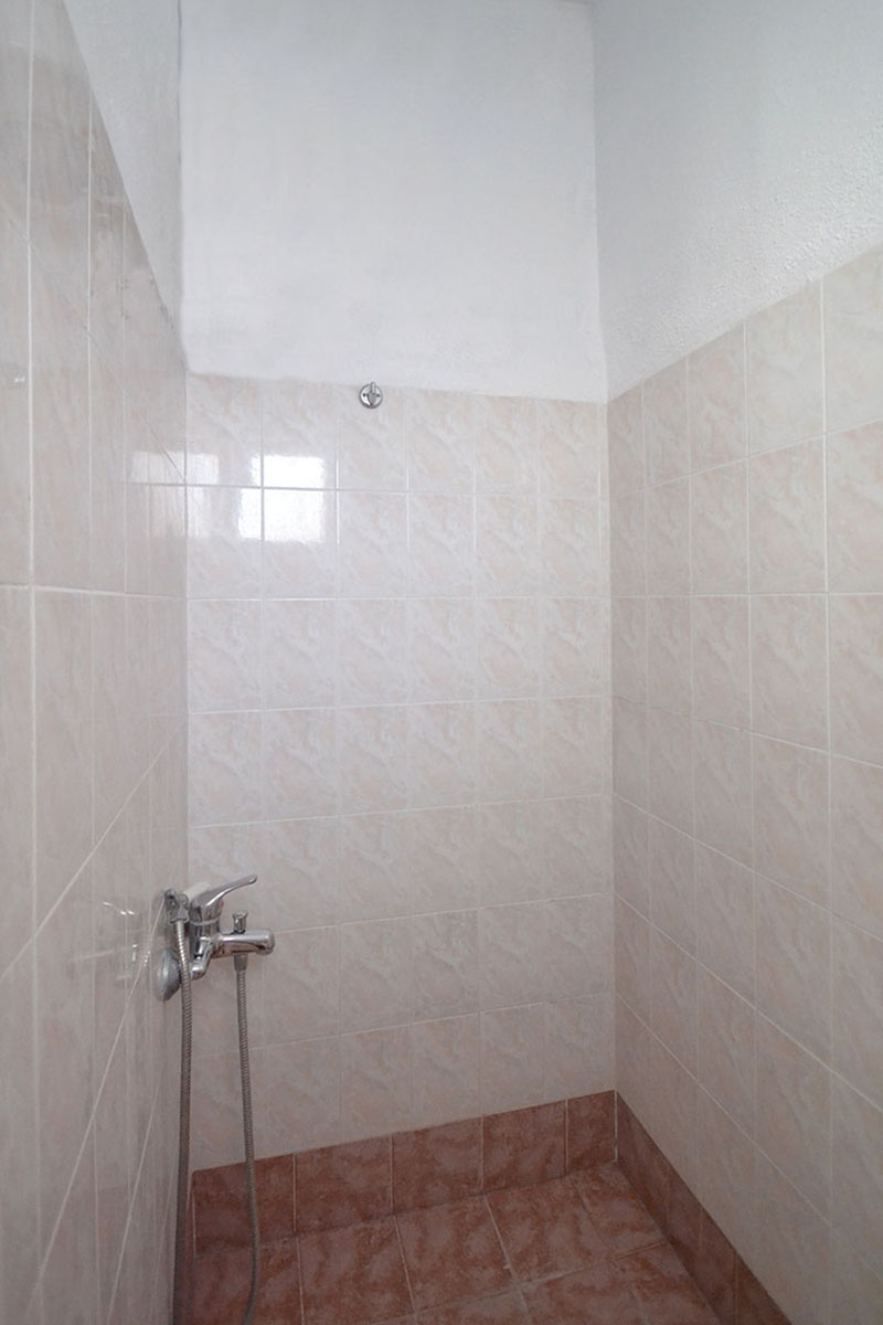 Standard Side view apartment bathroom